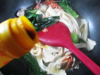 青菜花蟹裤带面的做法步骤：6
