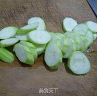 虾皮紫菜丝瓜汤的做法步骤：5