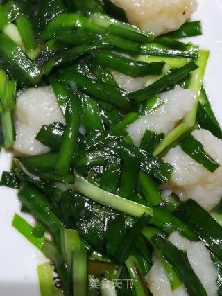 韭菜烩鱼丸的做法步骤：5