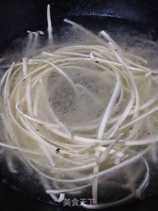 鱼丸面的做法步骤：3
