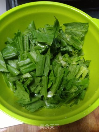 蒜香油麦菜的做法步骤：2