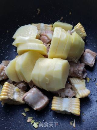 玉米土豆烧排骨的做法步骤：4