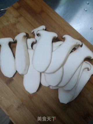 煎杏鲍菇的做法步骤：2
