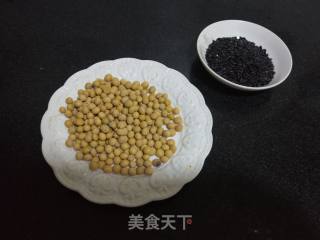 黑米豆浆的做法步骤：1
