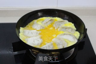 抱蛋煎饺——速冻饺子的华丽变身的做法步骤：6