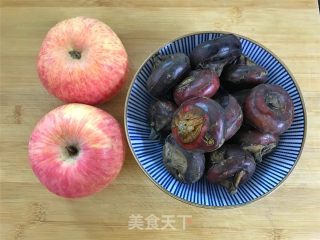 荸荠苹果糖水的做法步骤：1