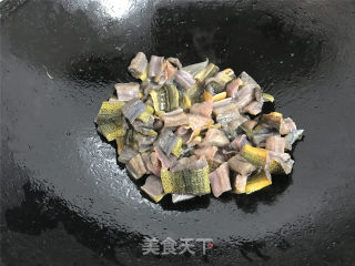 青椒炒鳝片的做法步骤：6