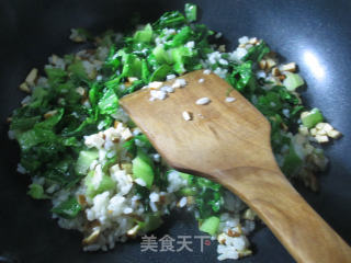 香干油麦菜炒饭的做法步骤：6