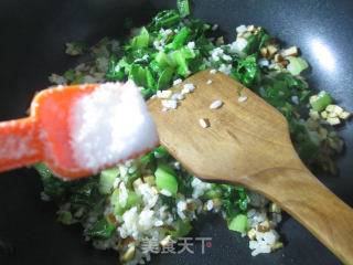 香干油麦菜炒饭的做法步骤：7