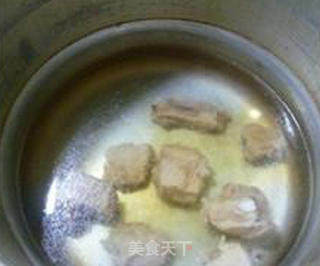 杏鲍菇蚕豆排骨汤的做法步骤：8
