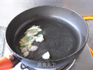 辣白菜烧豆皮的做法步骤：3