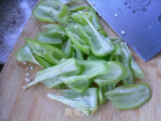 辣炒墨鱼花的做法步骤：3