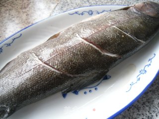 辣烧虹鳟鱼的做法步骤：2