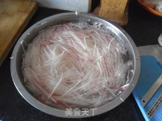 萝卜丝汆丸子的做法步骤：2