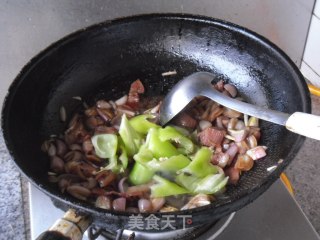毛葱炒培根的做法步骤：8