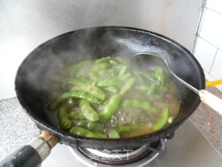 浓汤宝炖豆角的做法步骤：9