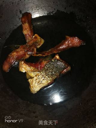 *团圆饭*香辣腊鱼的做法步骤：2