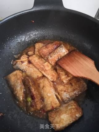 香辣带鱼的做法步骤：11