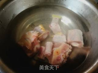 #团圆饭#西红柿土豆牛尾汤的做法步骤：2