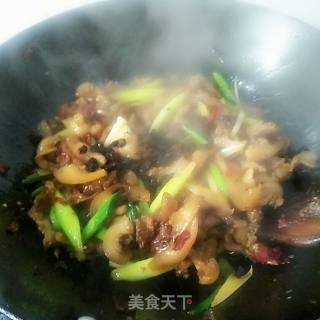 蒜苗猪脸肉的做法步骤：10