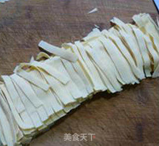 莴笋叶炒千张的做法步骤：3