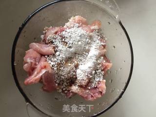 大蒜炒肉的做法步骤：2