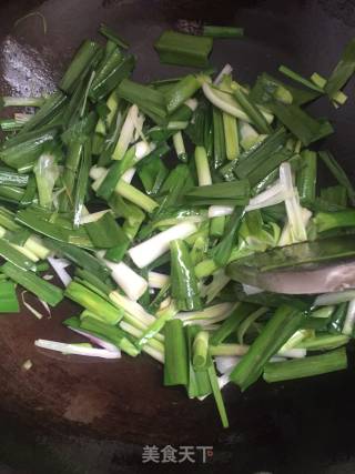 大蒜炒肉的做法步骤：5