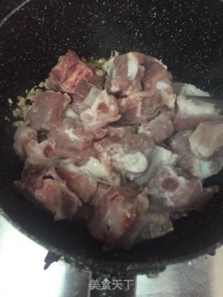 豆豉排骨焖凉瓜的做法步骤：5