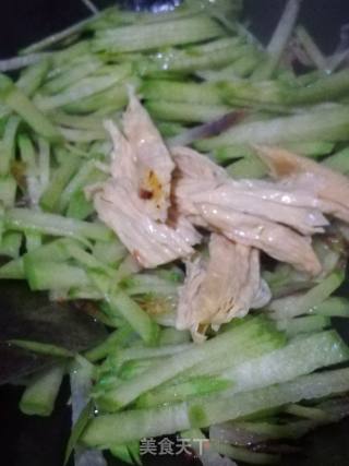 萝卜炒腐竹的做法步骤：4