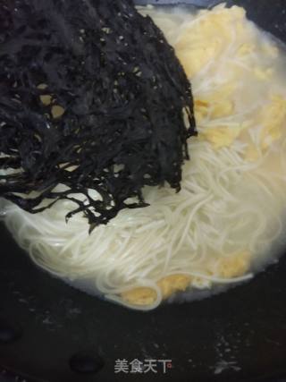 紫菜蛋汤面的做法步骤：7