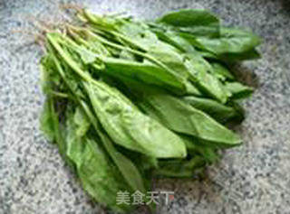 菠菜炒面筋的做法步骤：1