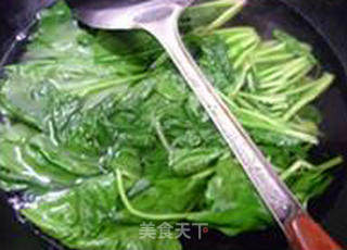 菠菜炒面筋的做法步骤：5