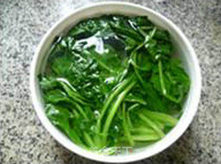 菠菜炒面筋的做法步骤：6