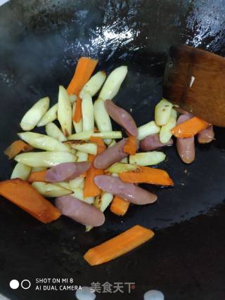 铁棍山药炒香肠的做法步骤：5