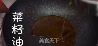红烧鲫鱼的做法步骤：2