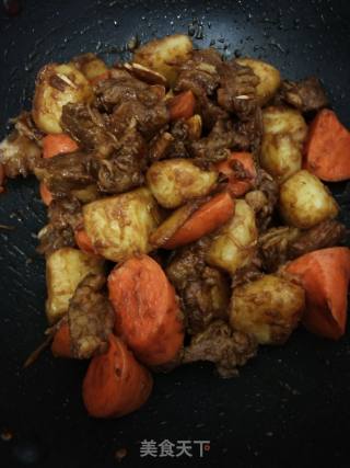 胡萝卜土豆烧牛腩的做法步骤：10