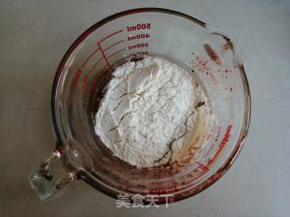 4寸可可戚风蛋糕的做法步骤：3