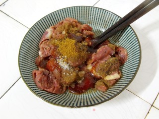 大葱炒鸡心的做法步骤：2