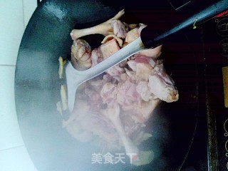 香菇炖鸡的做法步骤：4