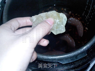 黑豆雪梨汤（食疗）的做法步骤：5