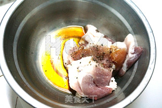 番茄酥肉的做法步骤：1