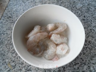 木耳番茄炒虾仁的做法步骤：3