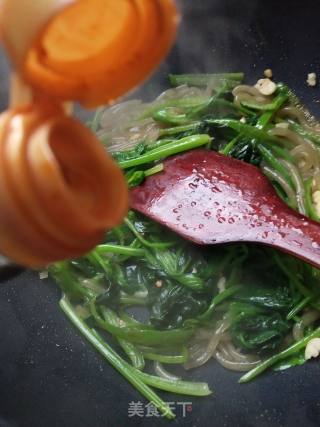 菠菜炒粉条（快手素菜）的做法步骤：5