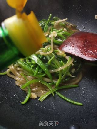 菠菜炒粉条（快手素菜）的做法步骤：6