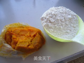 南瓜泥面包的做法步骤：1