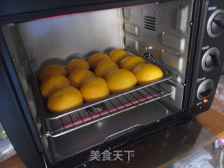 南瓜泥面包的做法步骤：12