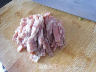 培根炒面的做法步骤：2
