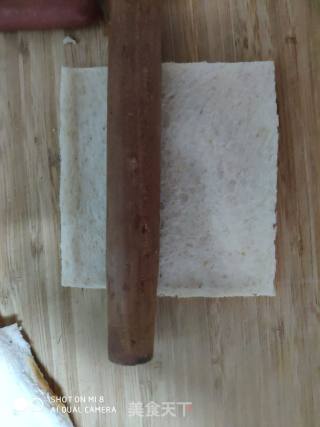 鸡蛋土司卷的做法步骤：3