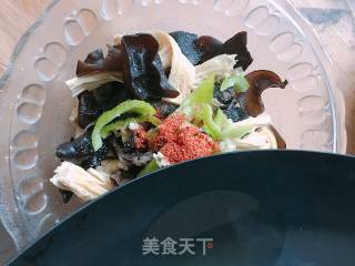 凉拌腐竹木耳的做法步骤：5
