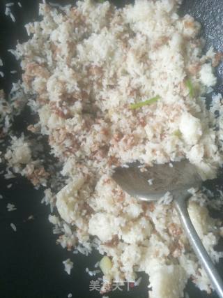 孜然牛肉炒饭的做法步骤：3